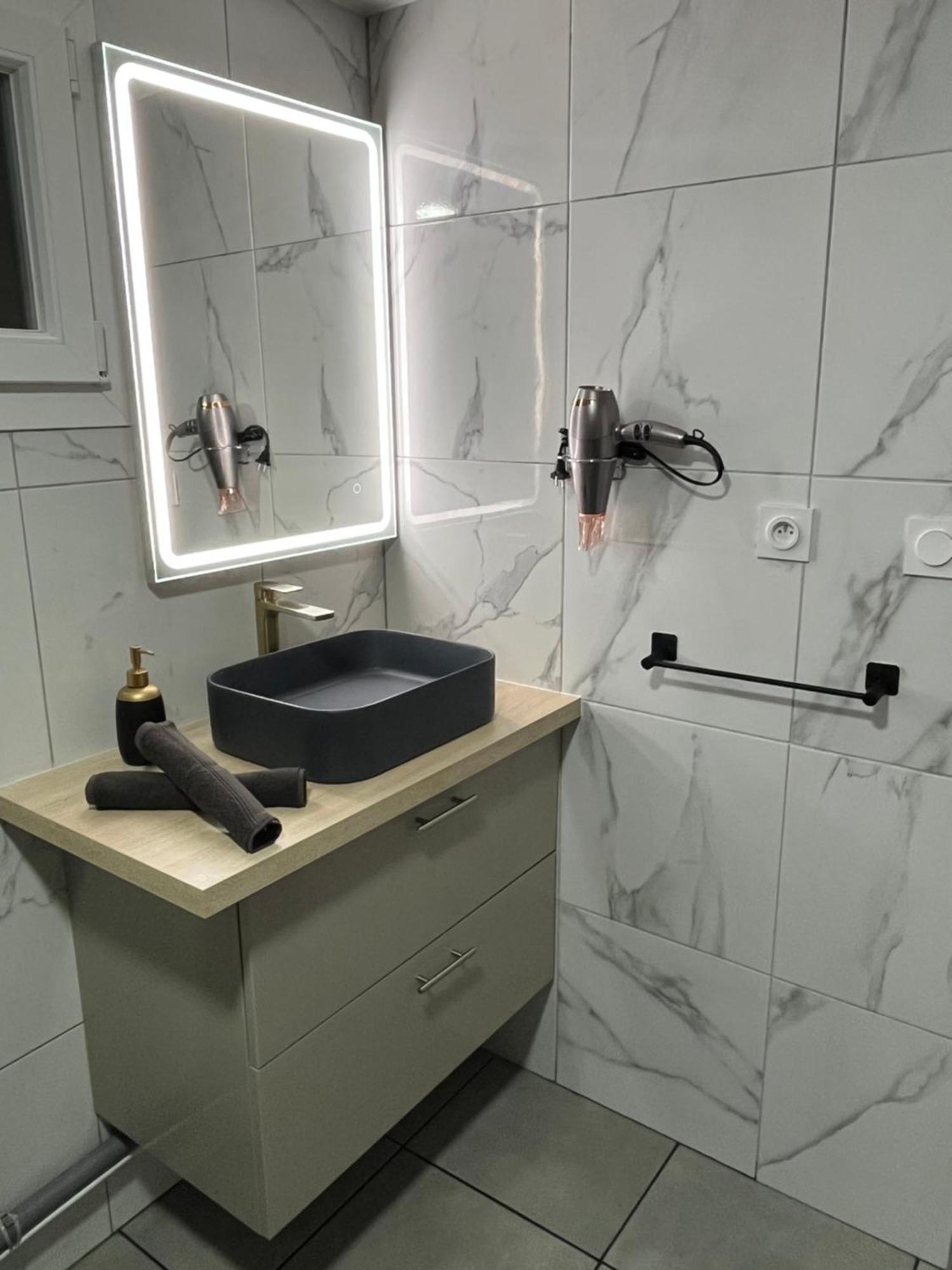 Galaxy Spa - Suite Mercure Jacuzzi Privatif Champigneulles Eksteriør bilde